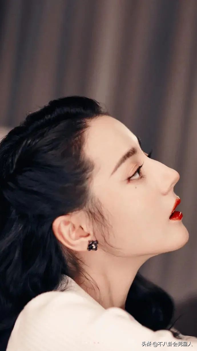 2022年最美面孔出炉，迪丽热巴第5，杨幂第8，榜首是韩国人