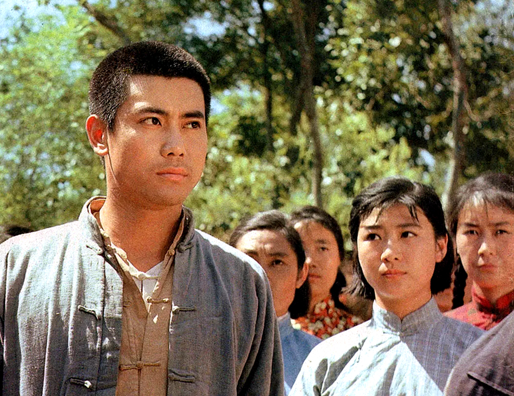 《金光大道》上映47年，多张主演张国民、王馥荔的合照曝光，罕见