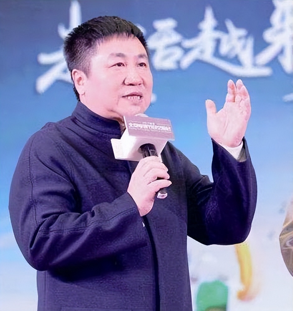 刘流：曾是赵本山“军师”，赵家班落寞后另起山头，如今怎样了？