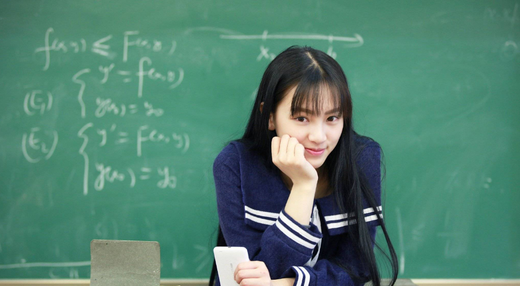 9年前，黄灿灿的名气低，但颜值比如今高了好几倍