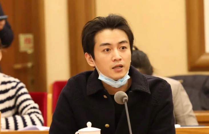 陈妍希为儿子庆生，5岁星星暴风长高，老公陈晓也放下工作陪孩子