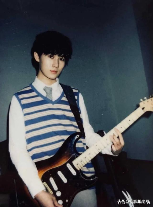 当初被十八楼遗弃的少年张真源，他的坚持和不甘一步步走到了今天