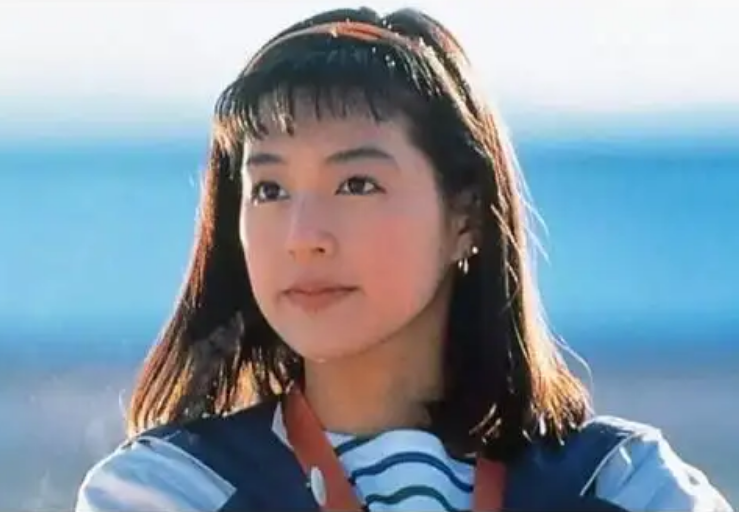 结婚23年，被丈夫控制23年，54岁的她离婚后引来无数人叫好