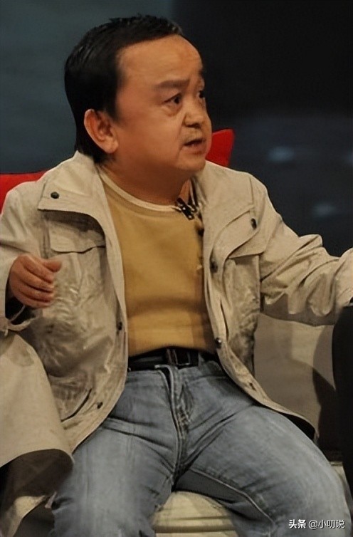 身高1.15米的张伸：44岁娶娇妻后被抛弃，无戏可拍靠小超市为生