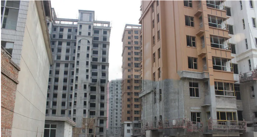 天天3·15|济南商河县水岸华苑项目逾期半年未复工，业主的子女入学、结婚等受到严重影响