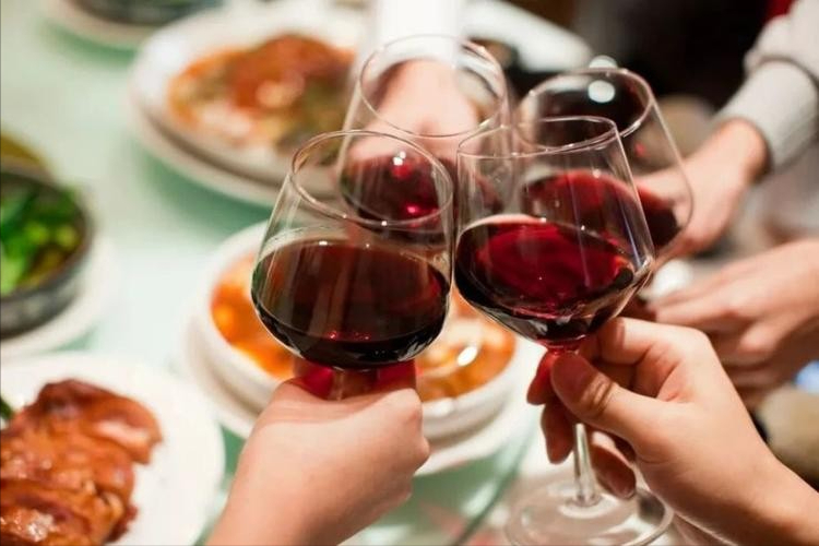 质保期十年的红酒，“过期”了还能喝吗？被它误导的人不在少数