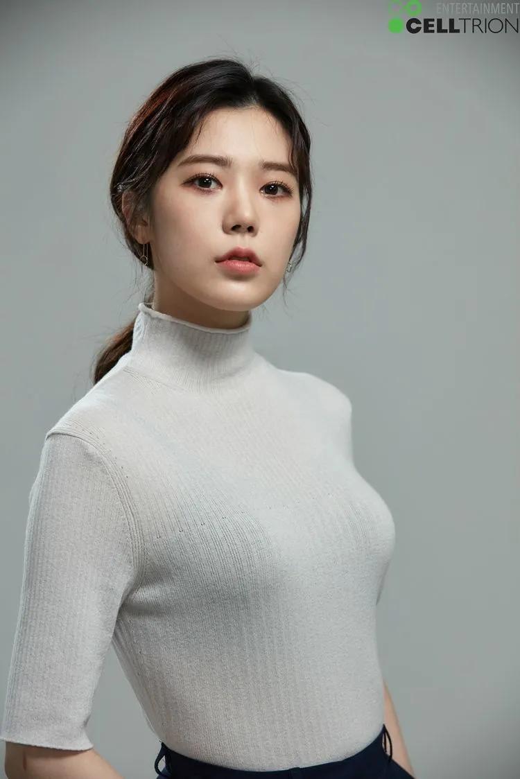 了"女团成员lizzy,被判刑痛哭后,消瘦的近况:抱歉 51韩团 – 韩国娱乐