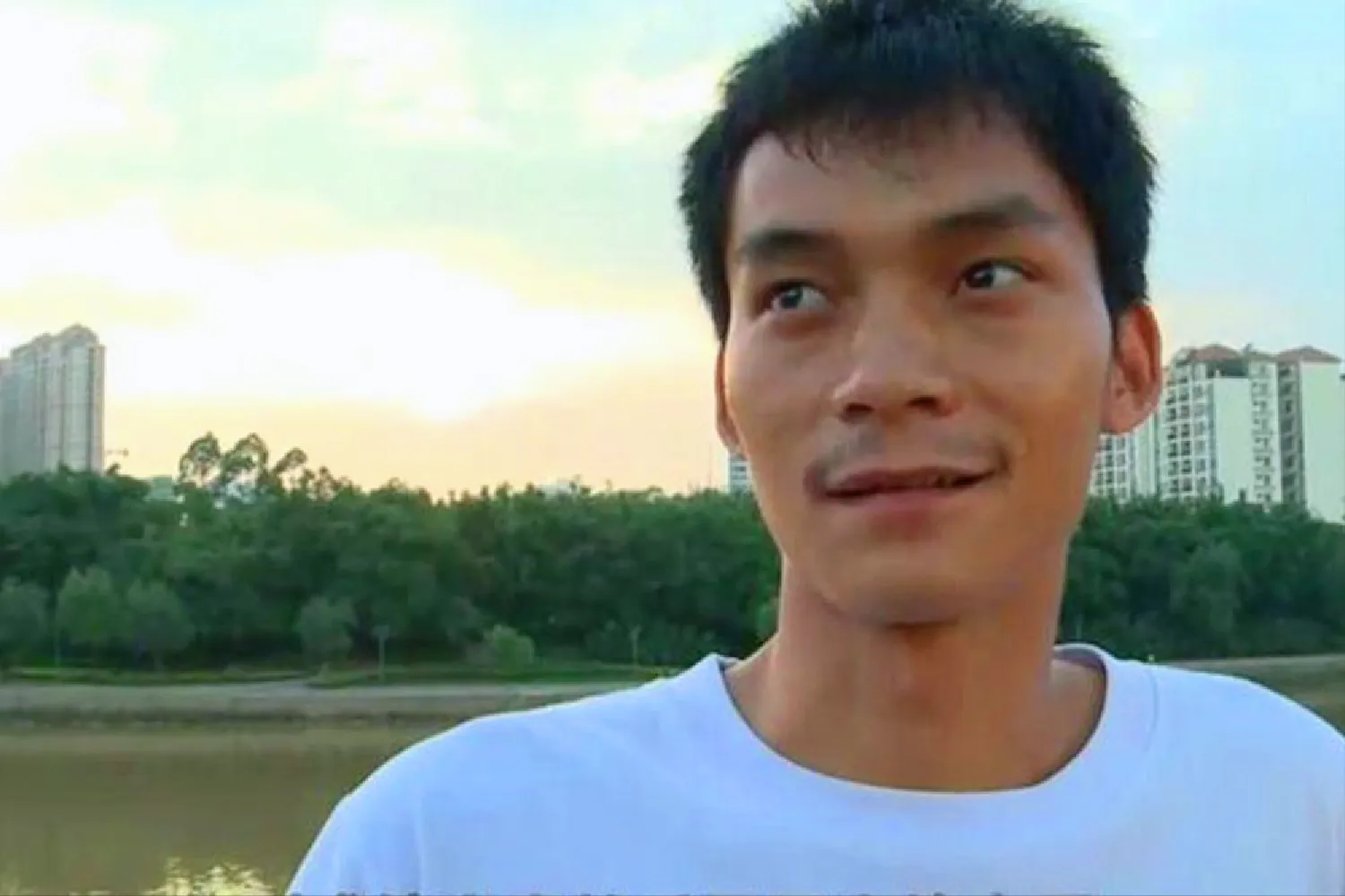 “高考钉子户”：复读12年只为上清华，33岁的他还要再战