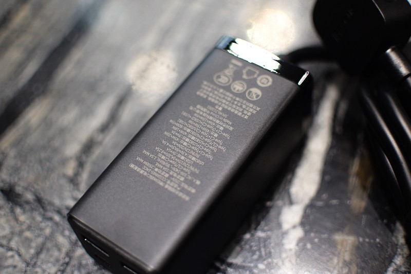 拯救桌面凌乱 倍思65W氮化镓桌面快充插线板