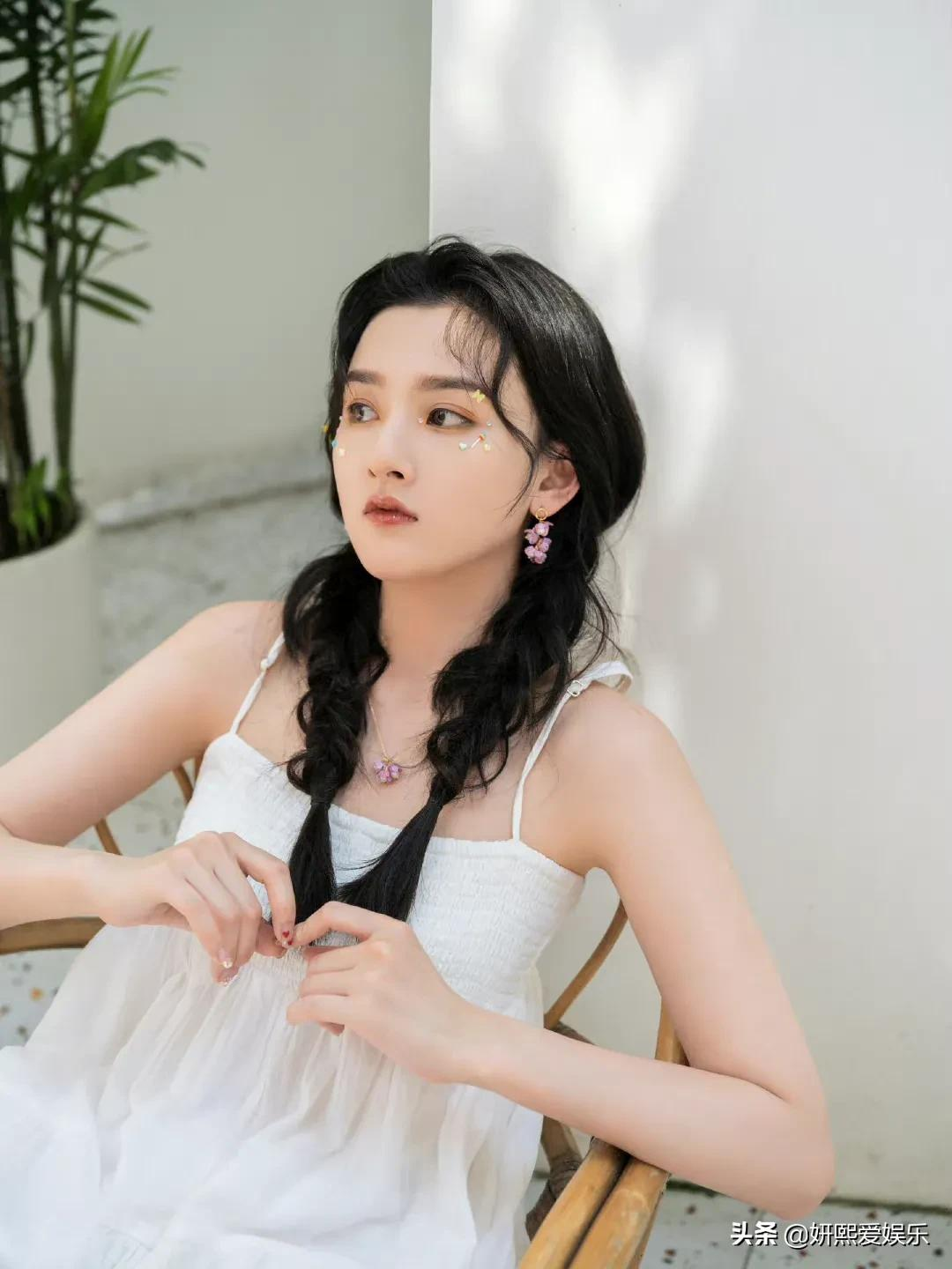 宋祖儿，清纯甜美，漂亮可爱