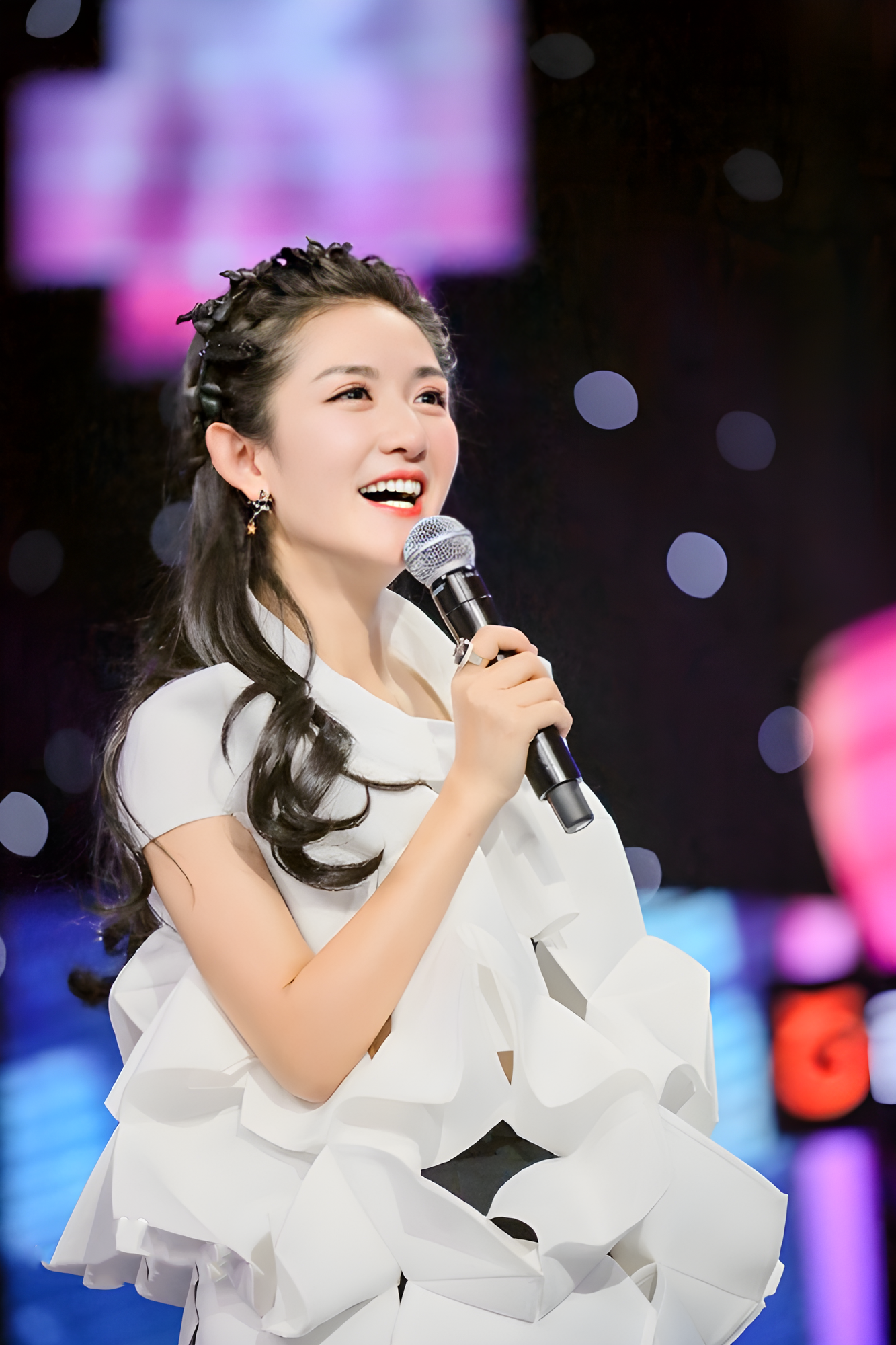 谢娜（Nana），快乐精灵，将快乐发挥得淋漓尽致