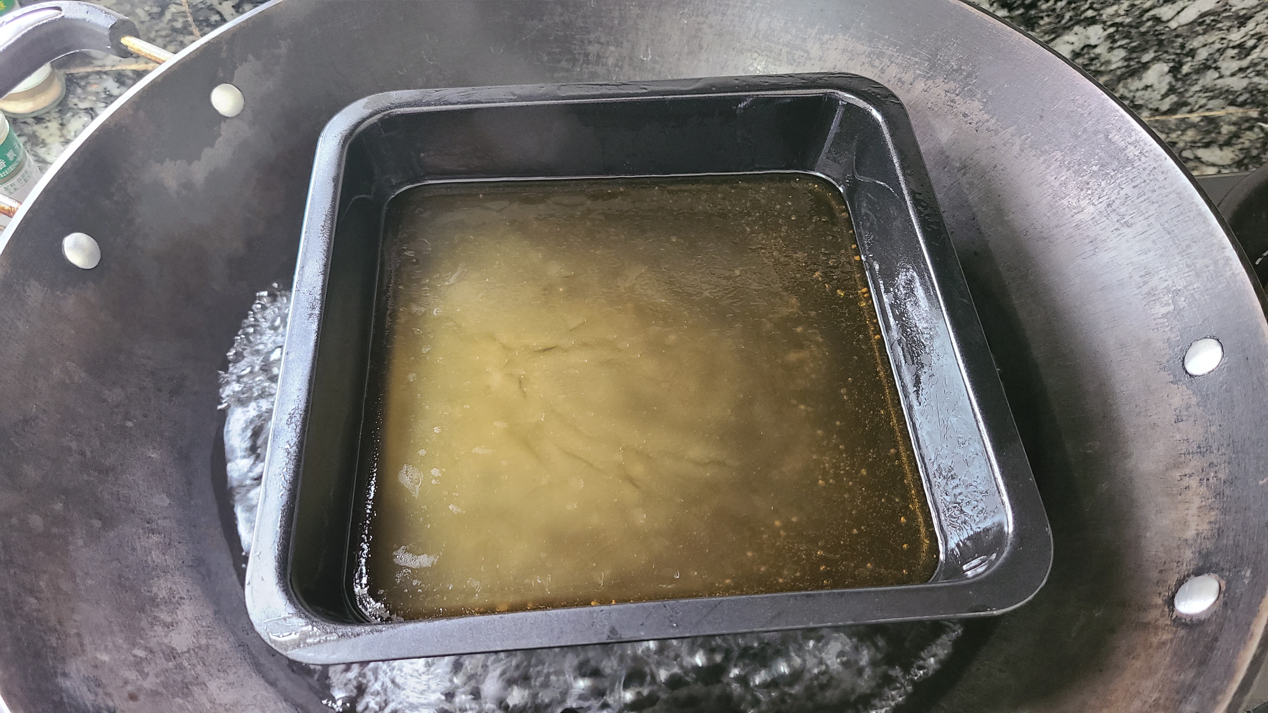 千层糕是出了名的广东美食，软糯Q弹香味浓，好吃又简单