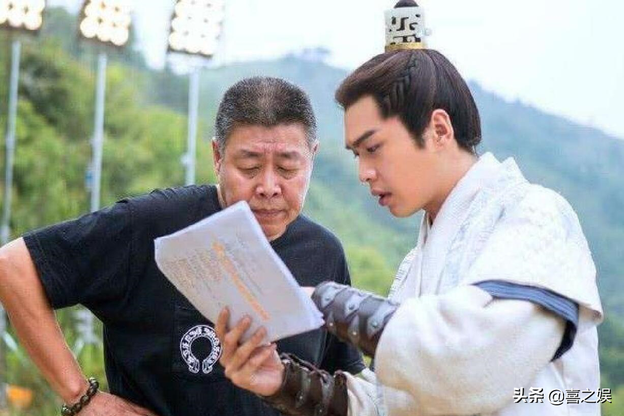 与唐艺昕一撞结缘，后妈比自己还小5岁，他的人生比你想得更精彩