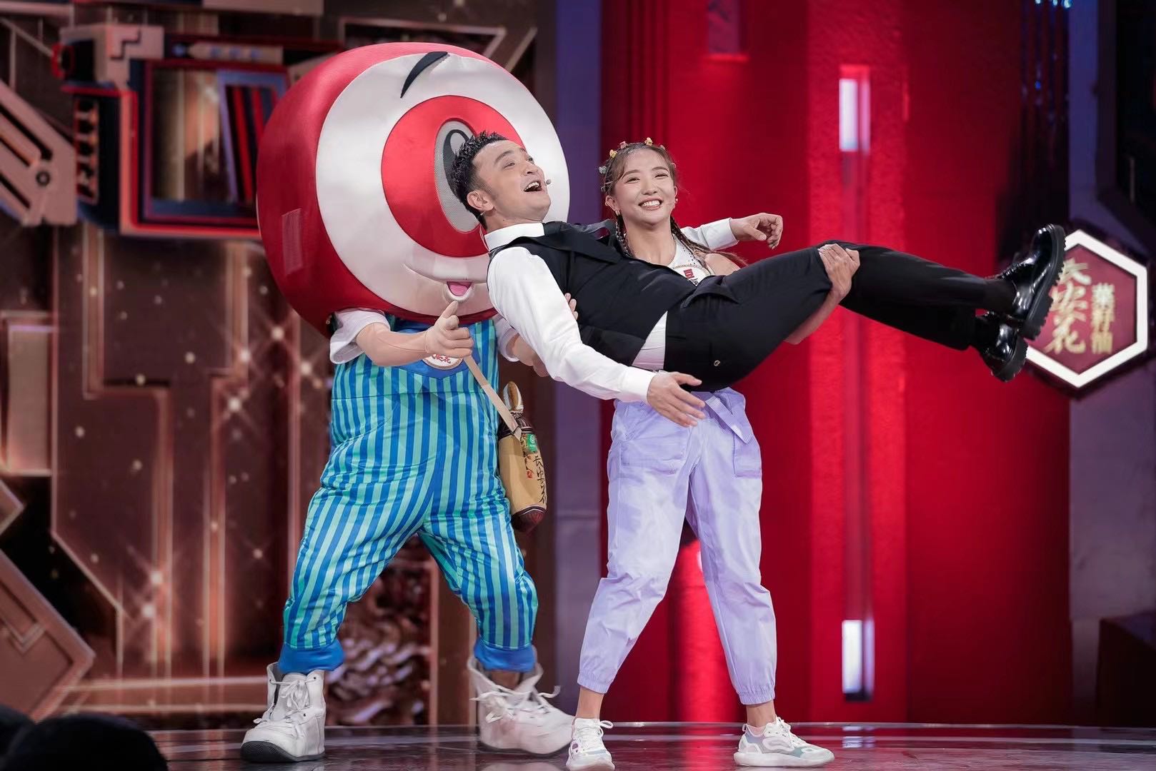 抖音百万粉博主铁豆热爱滑雪登上央视体育能激励人