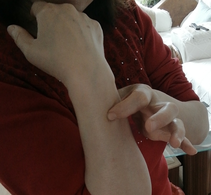 手指僵硬，中老年人学二胡最大的苦恼，有个方法可让你手指变灵活