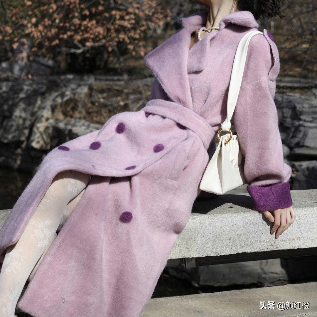 “紫色大衣”又火了，甜美温柔又有个性，轻松穿出满屏高级感