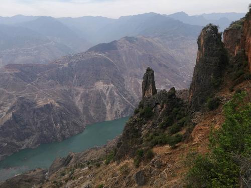 一寸光阴一寸金！高考作文参考范文《时间是试金石》