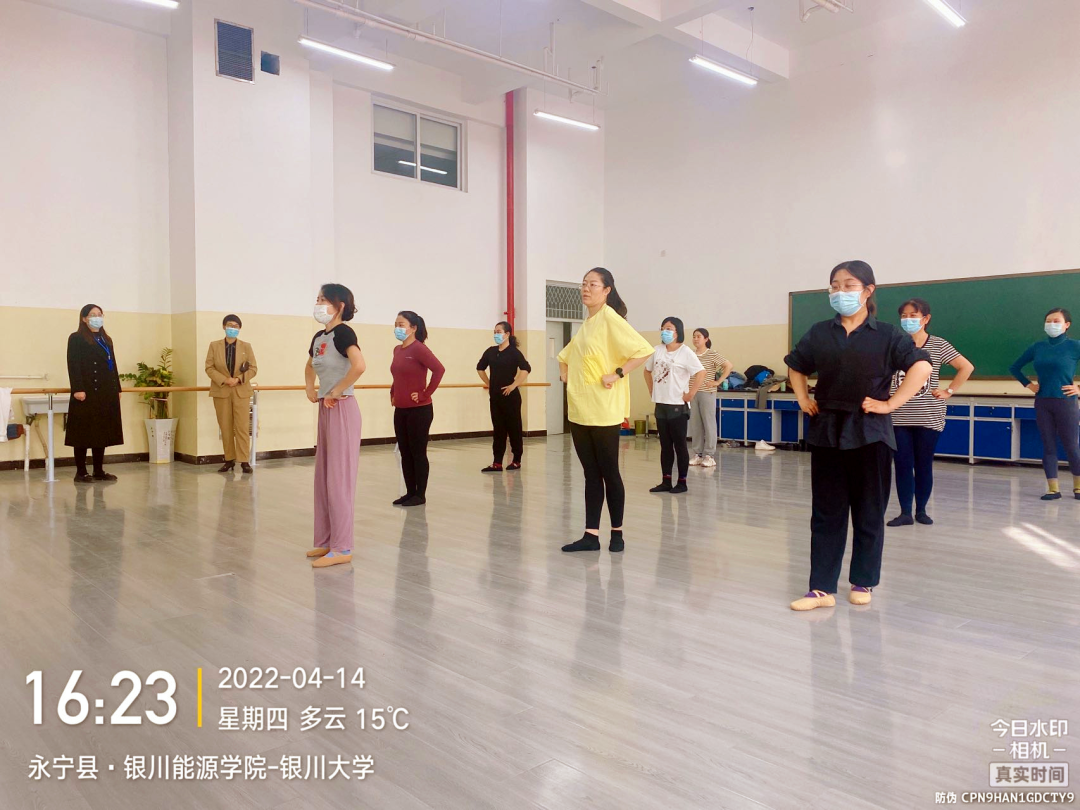 搭起“连心桥”—我校工会组织多彩活动增强凝聚力