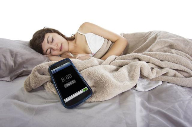 睡觉时手机应离人多远，睡觉时手机应离人多远你知道吗？