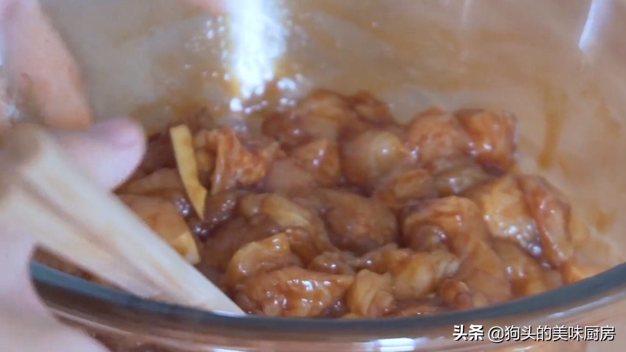 鸡胸肉最香的做法，外焦里嫩，好吃不长胖，在家做出烧烤的味道