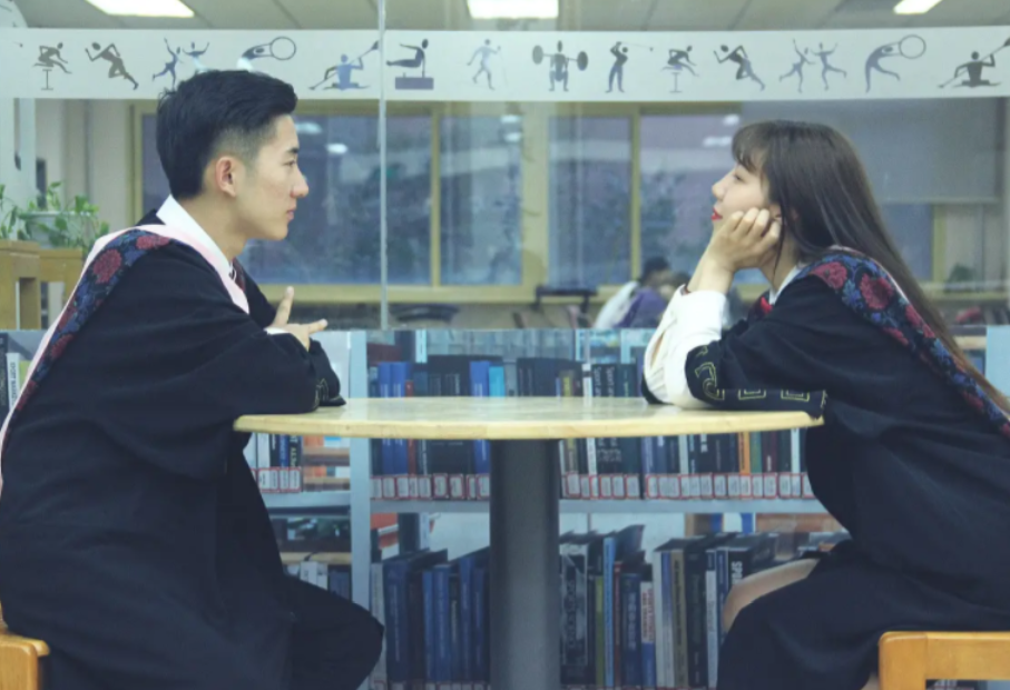 要尽量在大学找对象？男生家长的忠告很现实，大学生别不以为然