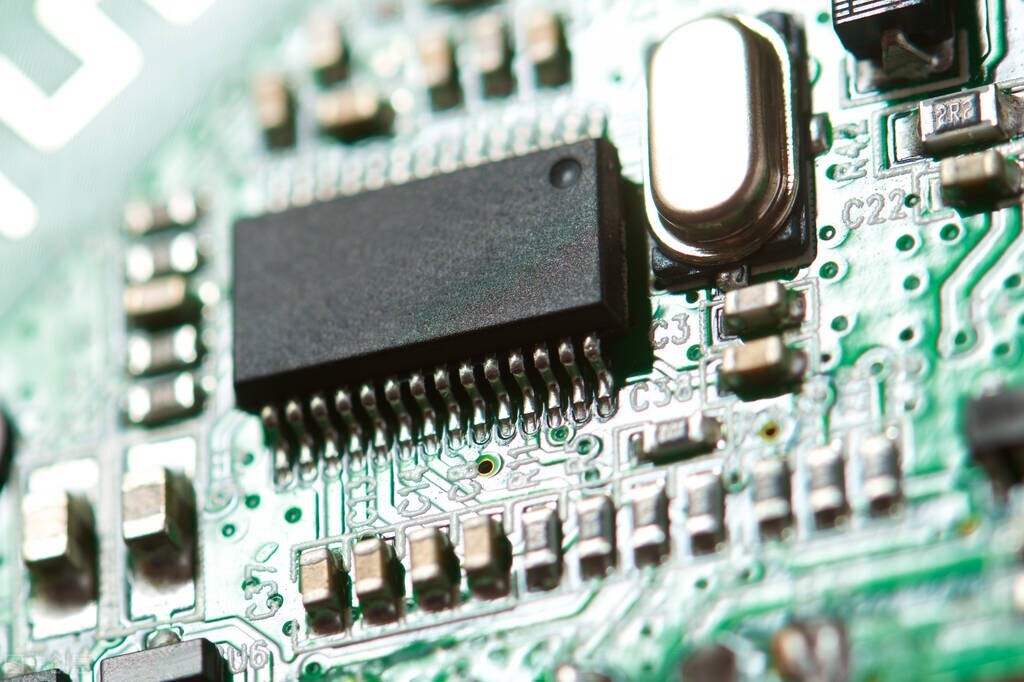 芯片制造商推动 AI 的标准化 FP8 格式