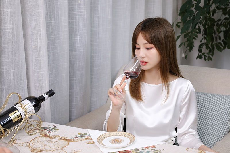 女酒客爱什么酒?当然是这款小资红酒