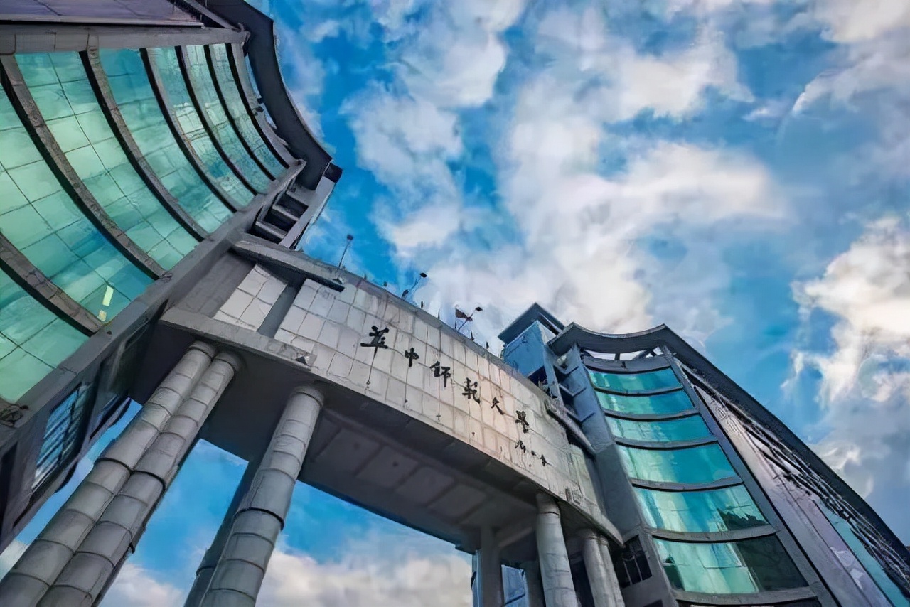 刷屏！多部热门影视剧在此取景，湖北“高颜值”大学火了，风景绝美！