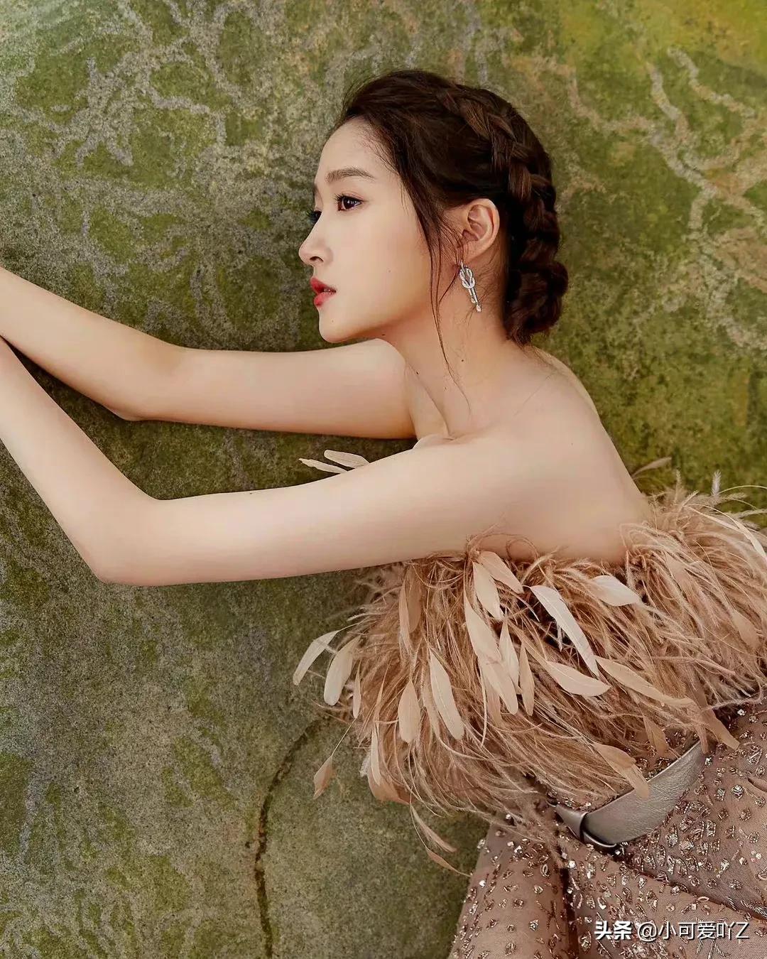 关晓彤美丽装扮图片