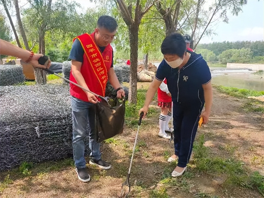 四平市铁西区：民间河长巡河 用行动保护自然环境