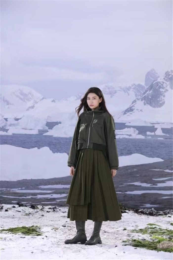 世界尽头的至纯至净——RICO LEE携手YKK亮相2022数字上海时装周