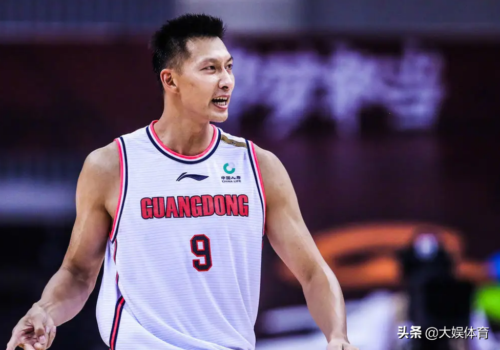 易建联在nba哪些球队呆过(易建联当年是第六顺位进入NBA，在他之前的都是谁呢？)