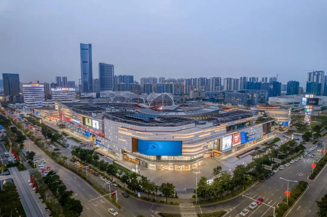 “超现代”空间+庭院式景观=怎样的购物新体验?