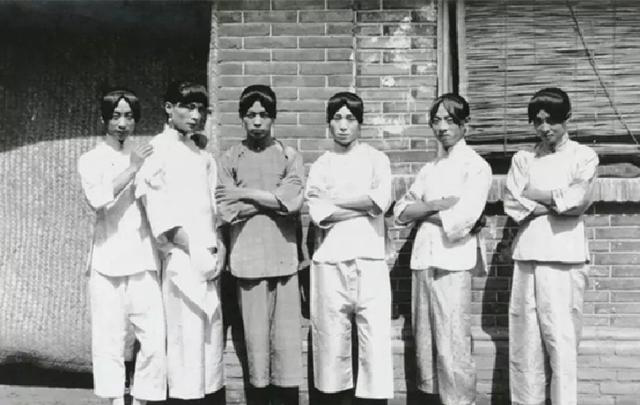 外国记者：中国还有妓女吗？面对不怀好意的人，总理巧妙应答