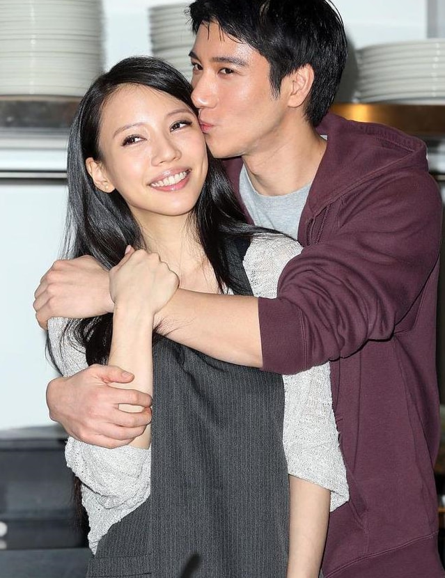 王力宏分居前三个月，与李靓蕾同游日本被偶遇，手拉手超恩爱