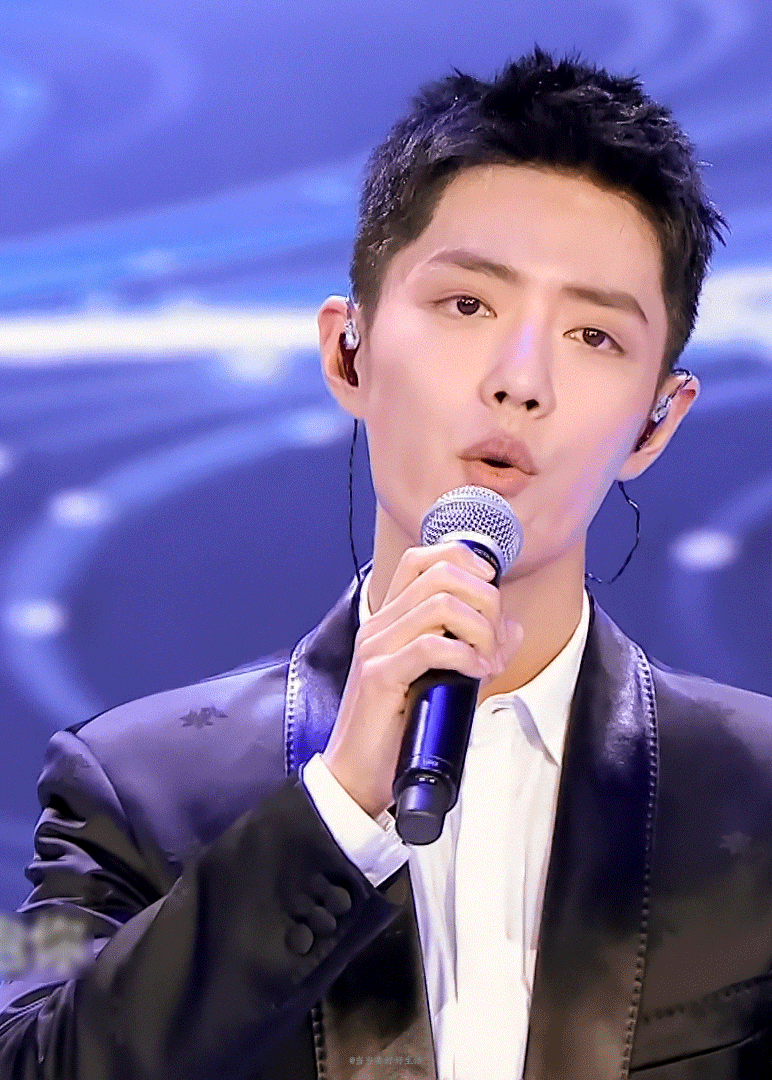 肖战这套图我真的存了好多次