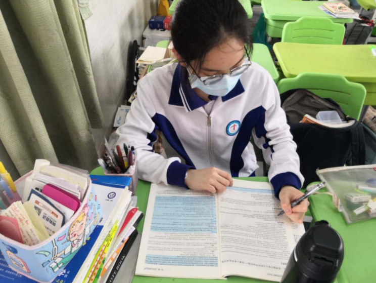 浙江2022首场高考拉开序幕，学霸幽默回应：公布答案前我都是满分