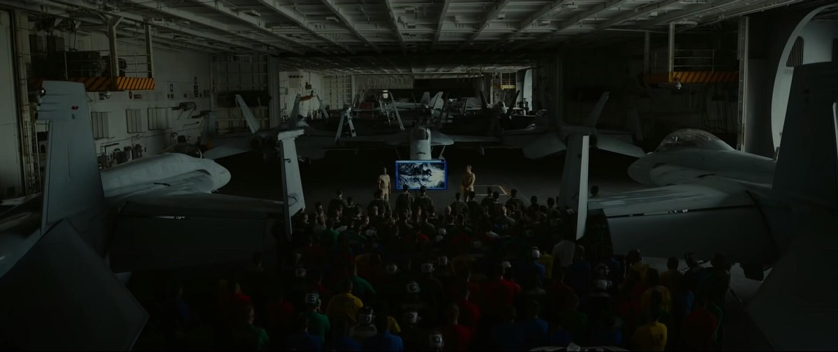 《壮志凌云2》热映的背后：美国军方就是这样通过电影颠倒了黑白