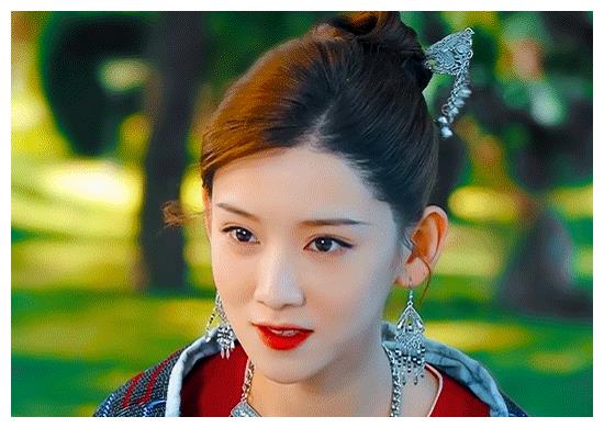 古装VS现代堪称“换头”！多演点古装戏吧，我能磕一辈子