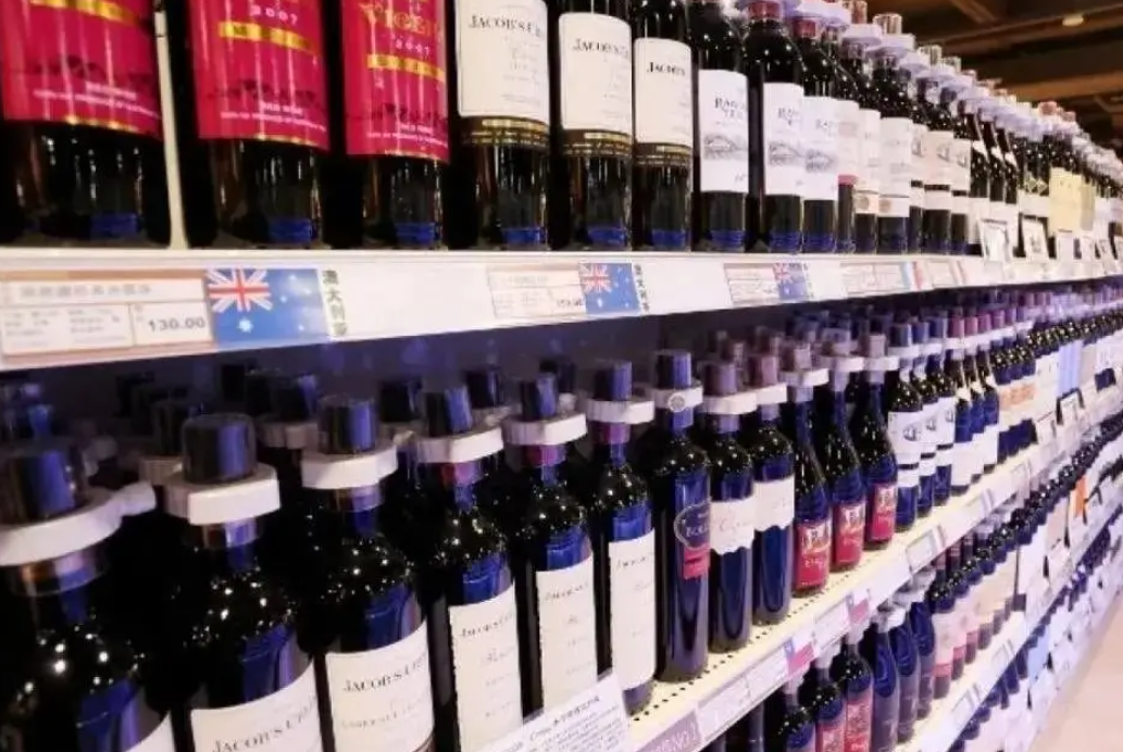 扛不住了，澳對華出口下跌13%，葡萄酒幾乎清0，呼籲中國取消禁令