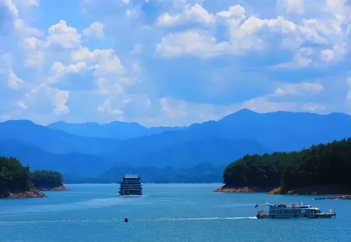 8月份哪里适合去旅游(8月份去哪玩最好)
