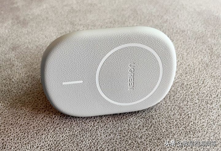 给媳妇的iPhone 13换个绿联磁吸无线充车载手机支架来体验看看