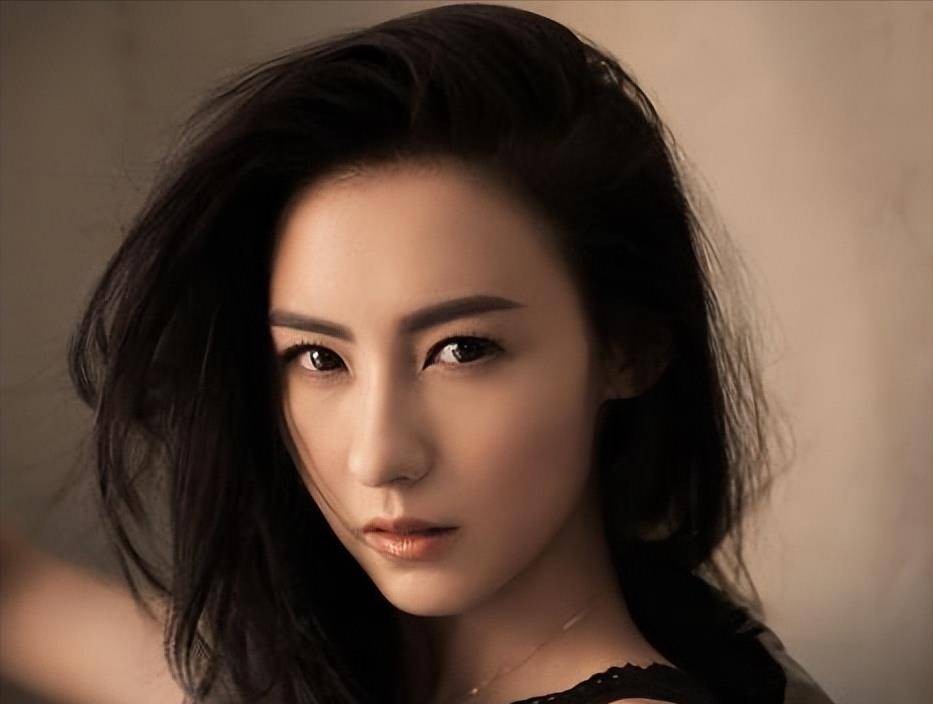 “壕无人性”五位女星：张柏芝理一次发一万多，刘嘉玲身价超8亿