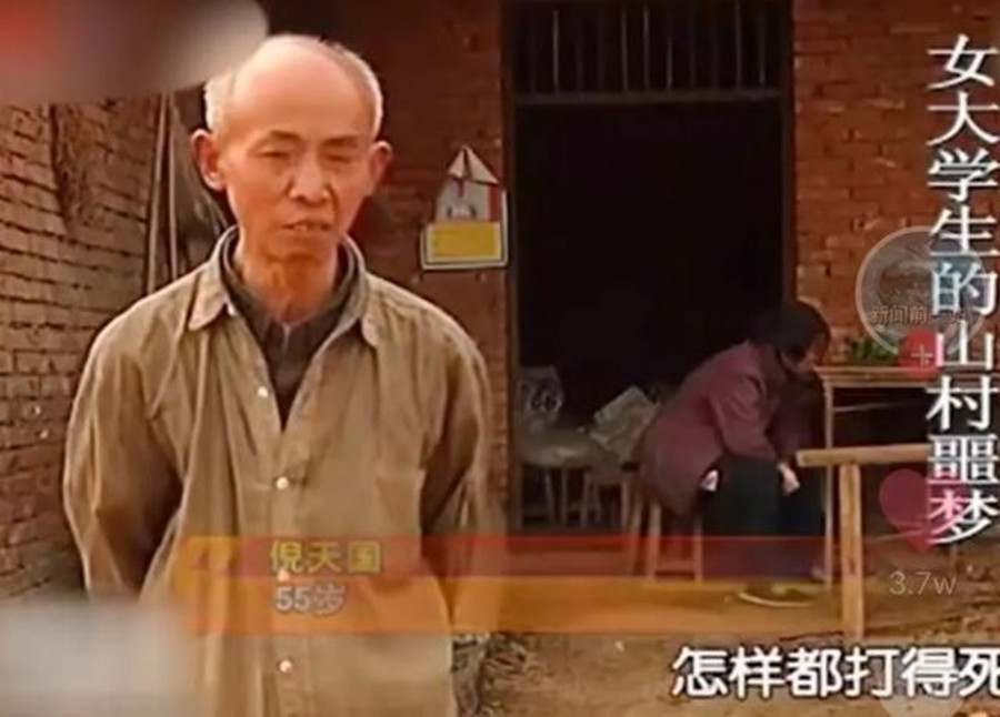 27年前，四川女大学生被拐，与55岁老汉住猪圈17年，获救时已疯癫