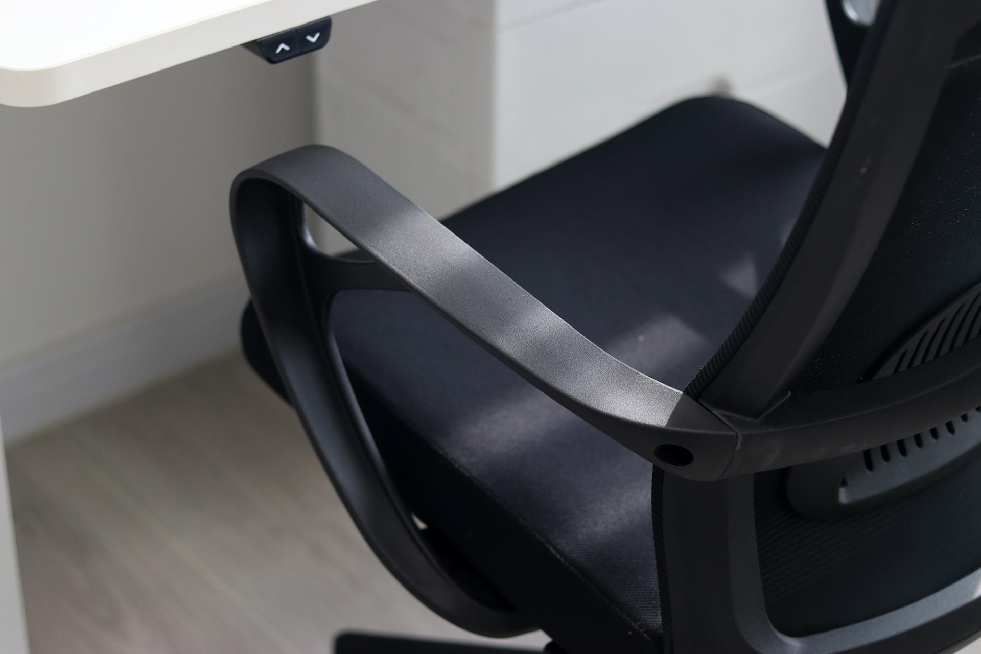 职员椅也能享受坐感：宝华贝轩仿生龙骨J156A办公椅体验