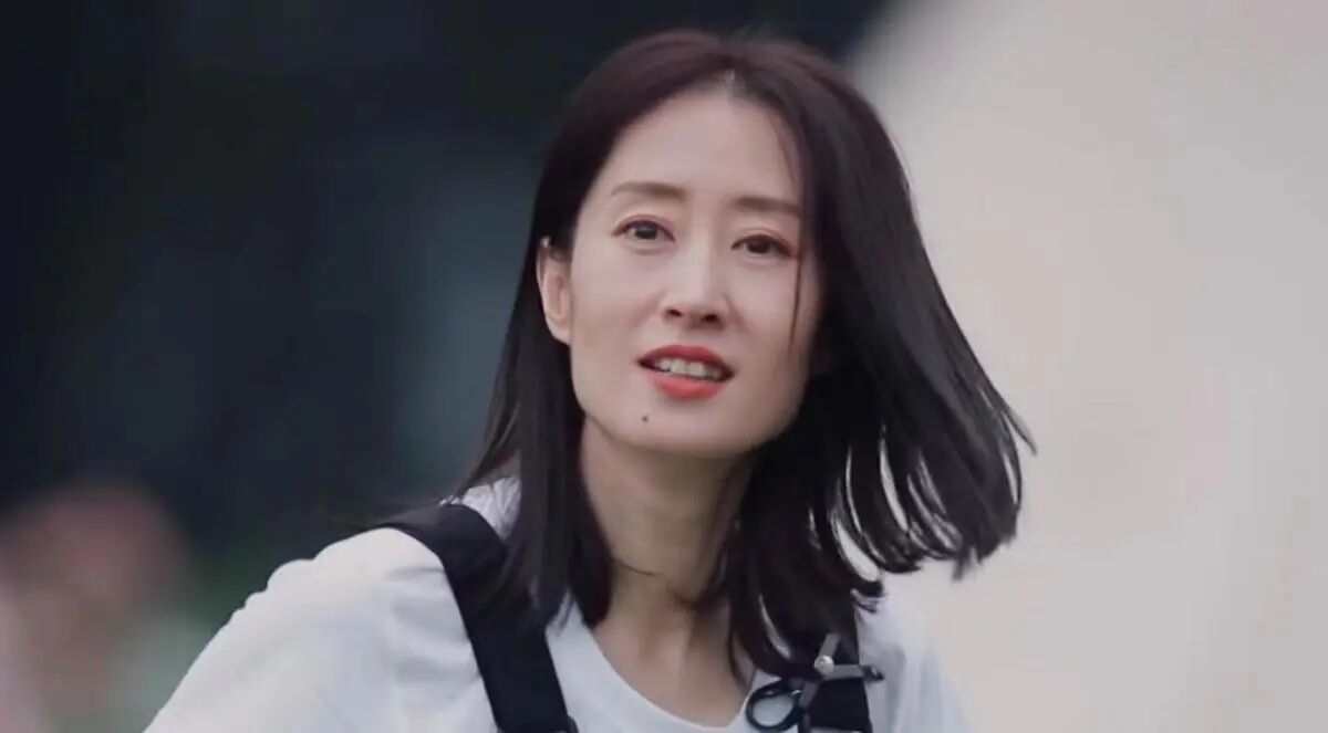 杨幂的“方脸”，刘敏涛的“皱纹”，打了多少滤镜明星的脸？