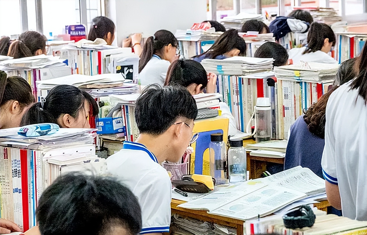 暑假倒计时！广东各大、中小学放假时间确定，家长们却闷闷不乐