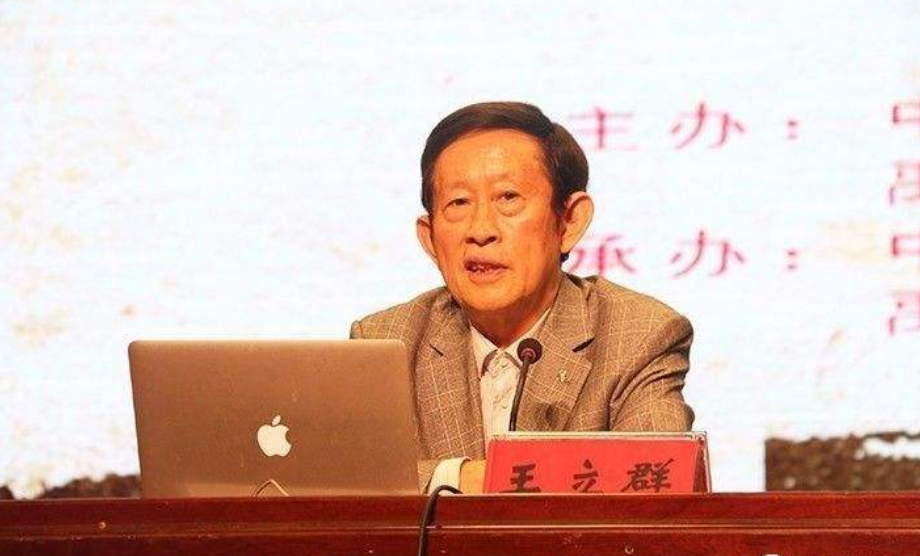 饱受争议的王立群教授：32岁考上研究生，心脏搭了6个支架