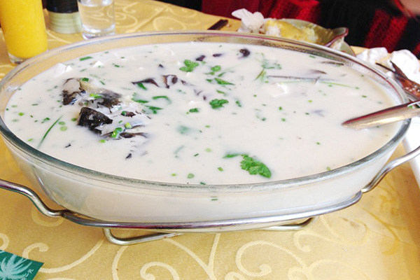 “中式煲汤”到底是养生佳品，还是垃圾食品？2类人应该少喝