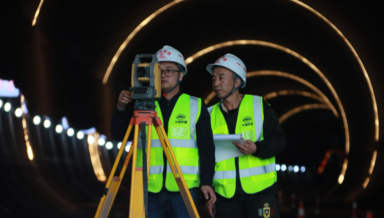 铁路局一职难求？这4个对口专业学生不要错过，上岗概率十拿九稳